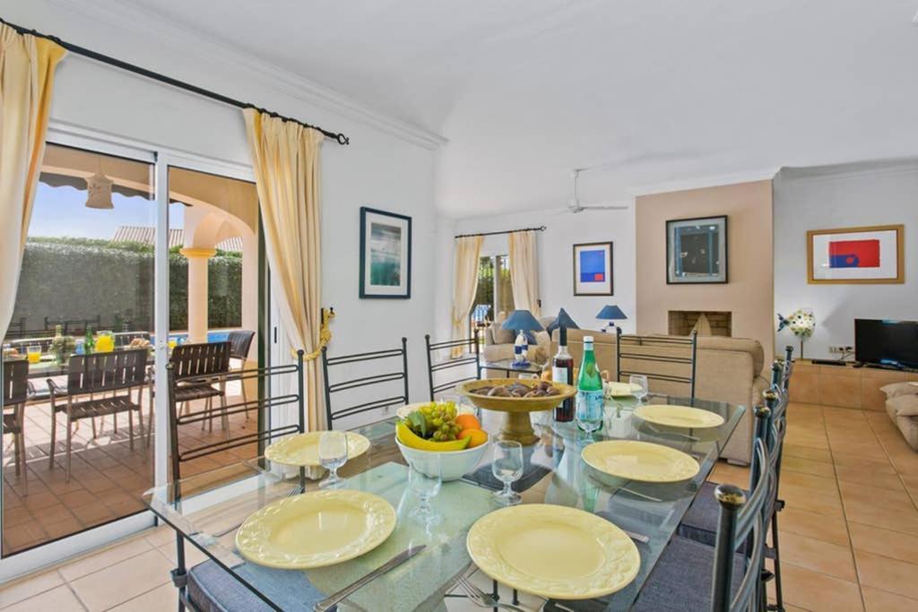 Villa White Sands - Private Oasis, Heated Pool, Beaches & Strip Nearby 阿尔布费拉 外观 照片