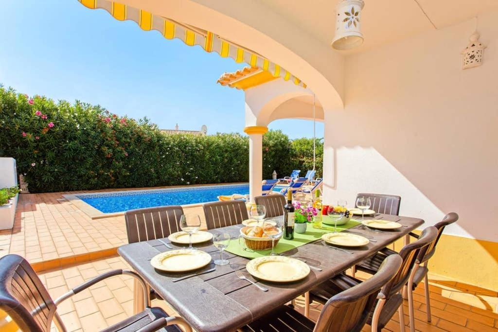 Villa White Sands - Private Oasis, Heated Pool, Beaches & Strip Nearby 阿尔布费拉 外观 照片